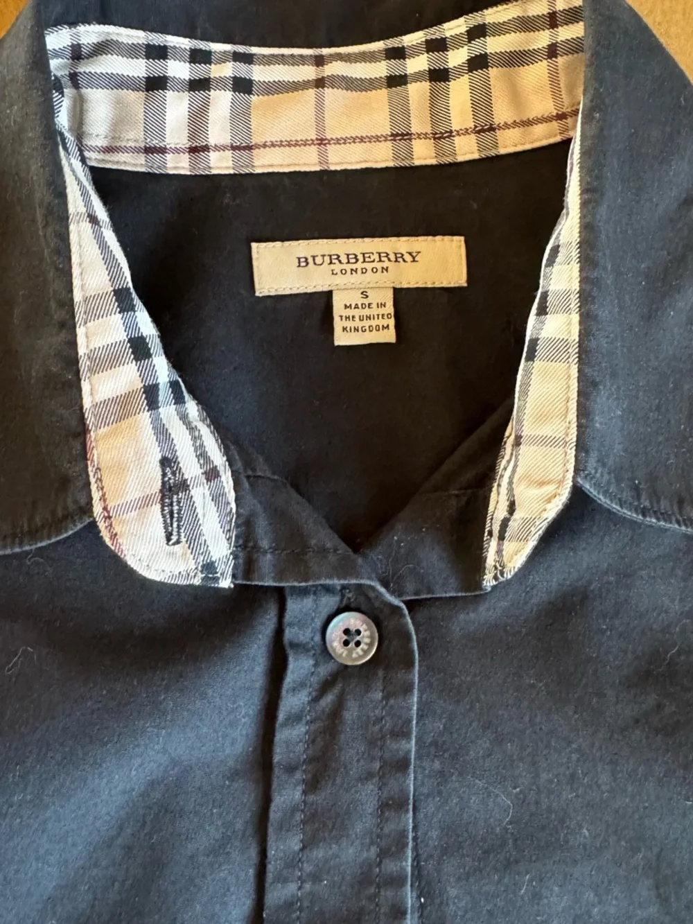 Authentic Burberry London Black Shirt Button-Up with Signature Check Collar - Picture 6 of 8